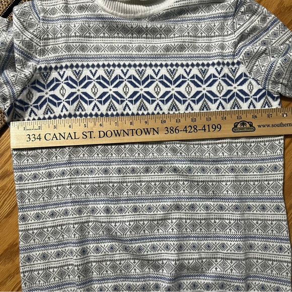 NWT L.L. Bean White and Blue Patterned Turtleneck Sweater women’s size s - Picture 6 of 6
